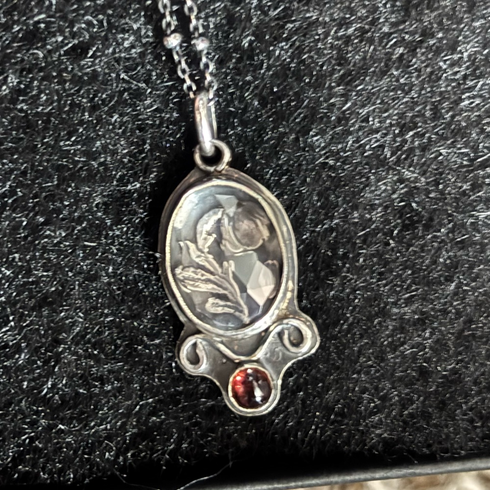 Elegant Silver Pendant Necklace